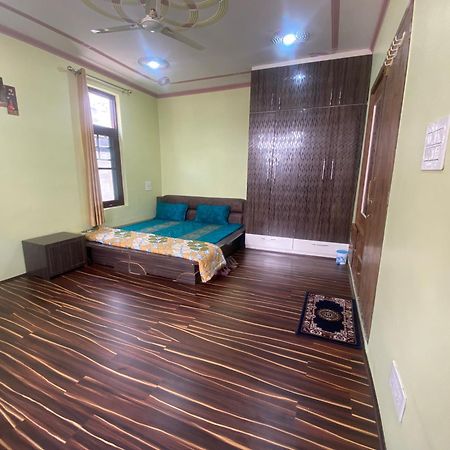 Penthouse Villa Srīnagar Kültér fotó