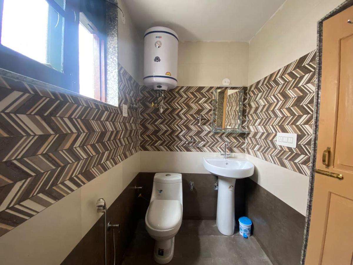 Penthouse Villa Srīnagar Kültér fotó