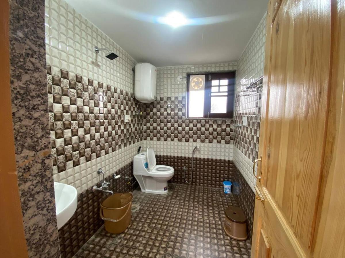 Penthouse Villa Srīnagar Kültér fotó